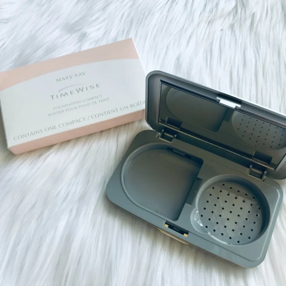 Mary Kay FOUNDATION COMPACT ‎ 869100 PLATINUM Empty Refillable NIB NEW